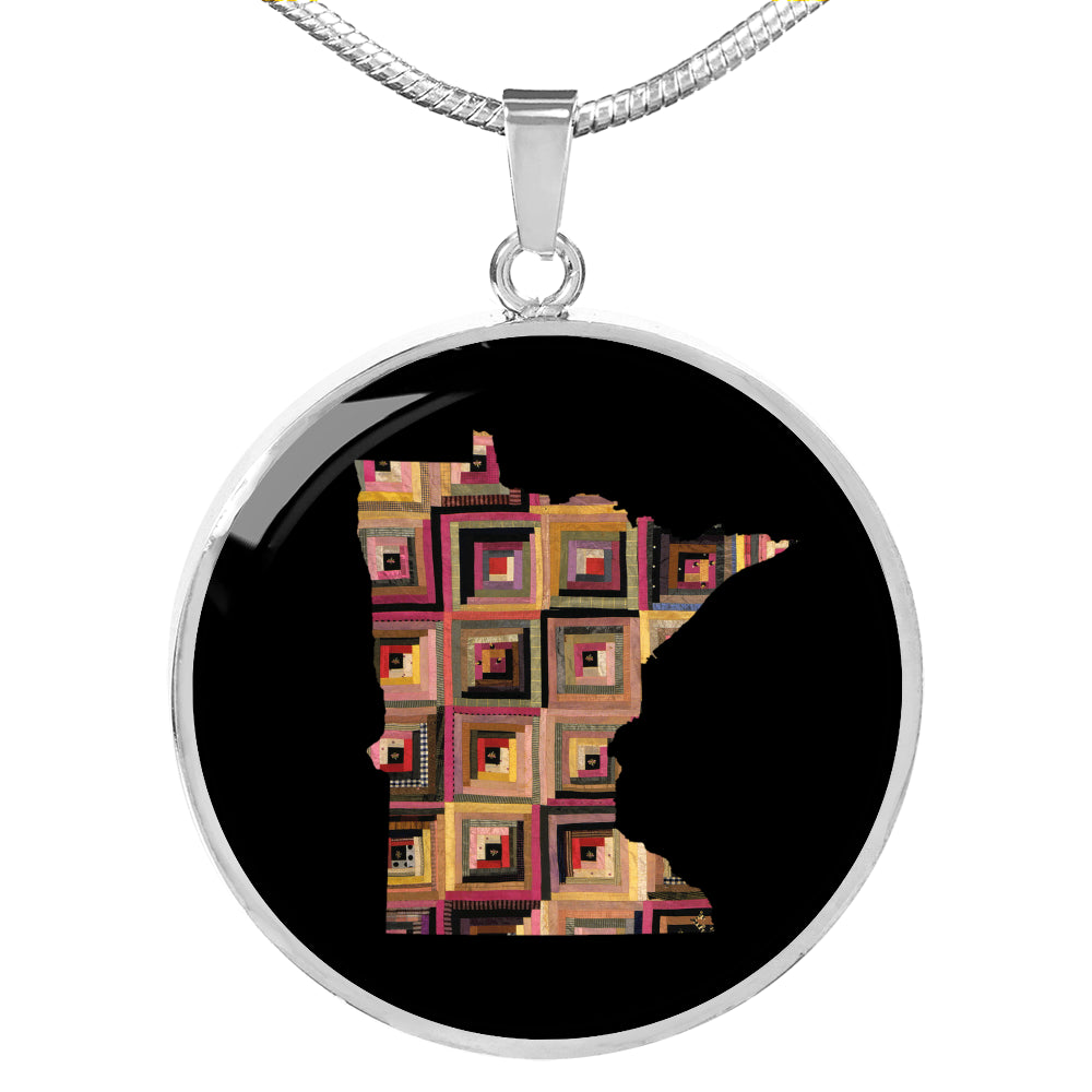 Minnesota Quilter Pendant Necklace - Engravable Gift for Grandma, Mom, Wife, Sister, Aunt, Cousin, Friend